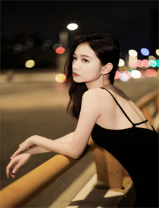 《罗柏芝》